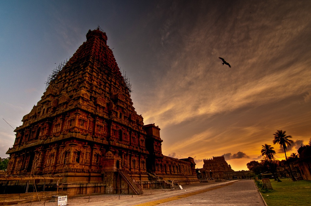 Brihadeeswara Temple UNESCO World Heritage Site, magnificent ancient architecture for water element practices